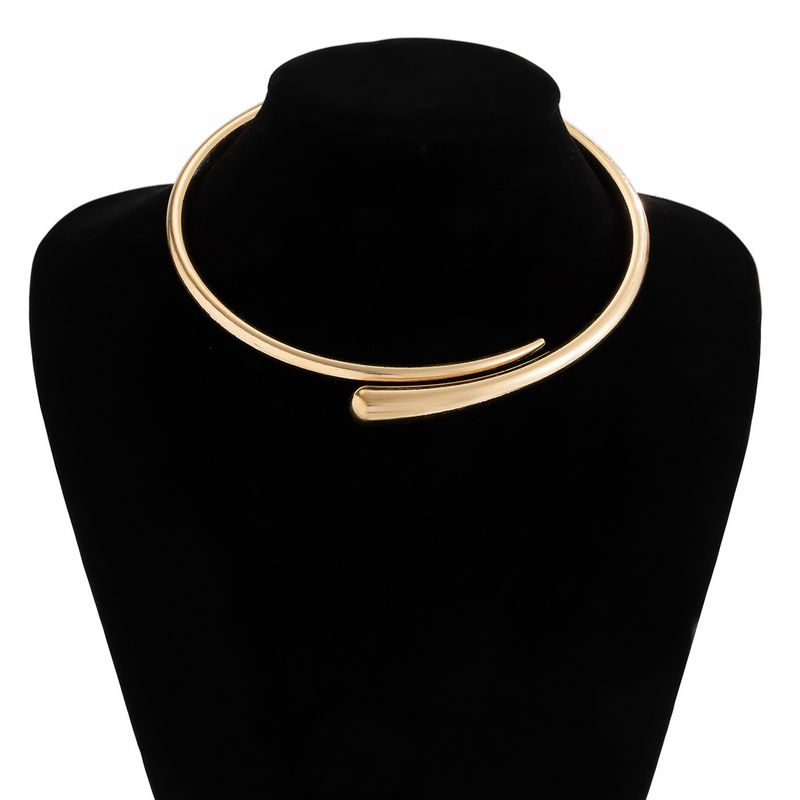 Ensemble de bijoux en métal froid minimaliste pour femme avec collier ouvert et bouche à câlin personnalisé_voghion.com