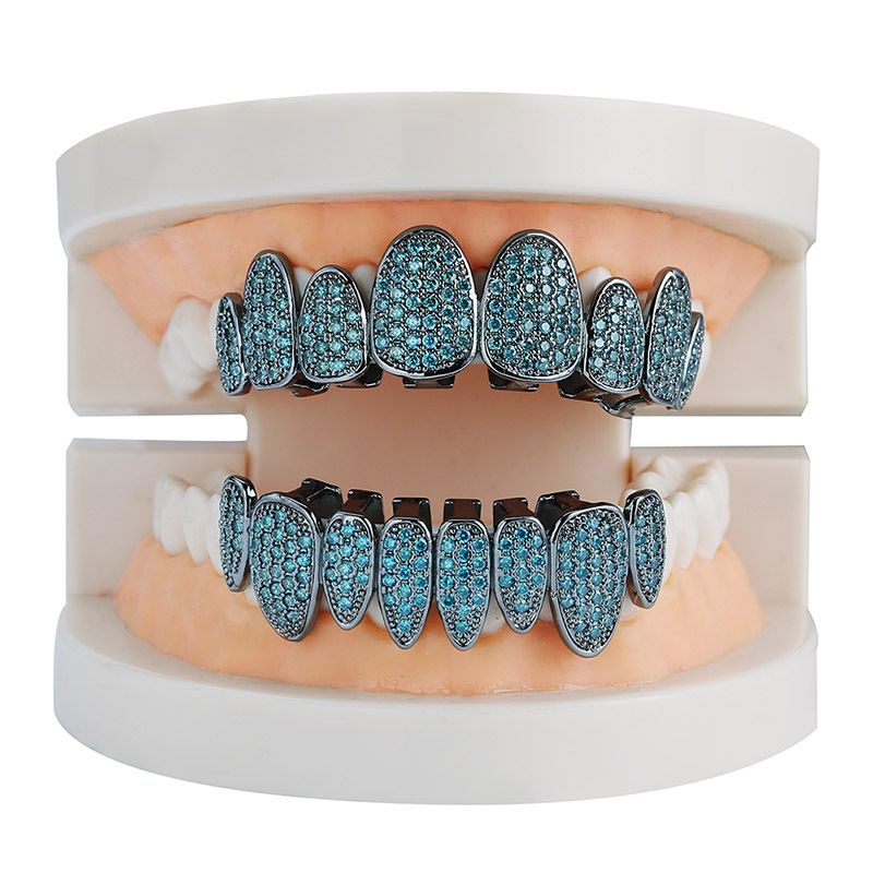 Vanzare fierbinte Zircon complet cu opt dinti incrustat Bretele din zircon Hip Hop Personalitate neregulata Bretele din aur_voghion.com