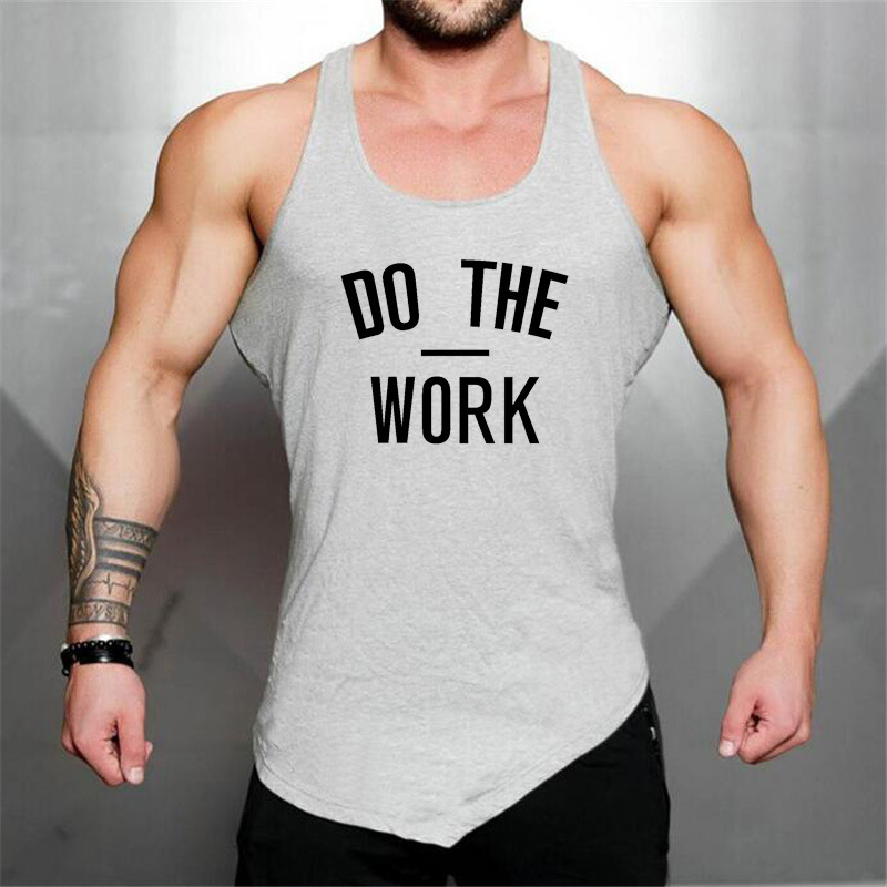 Camiseta regata masculina esportiva de verão para treinamento fitness, decote profundo, gola redonda, costas nadador, com bainha irregular, feita de algodão puro_voghion.com