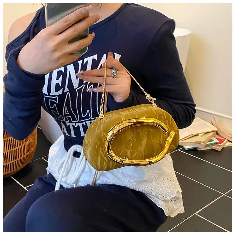 Borsa a tracolla piccola per donna, versatile, quadrata, in metallo rosso vino, per feste_voghion.com