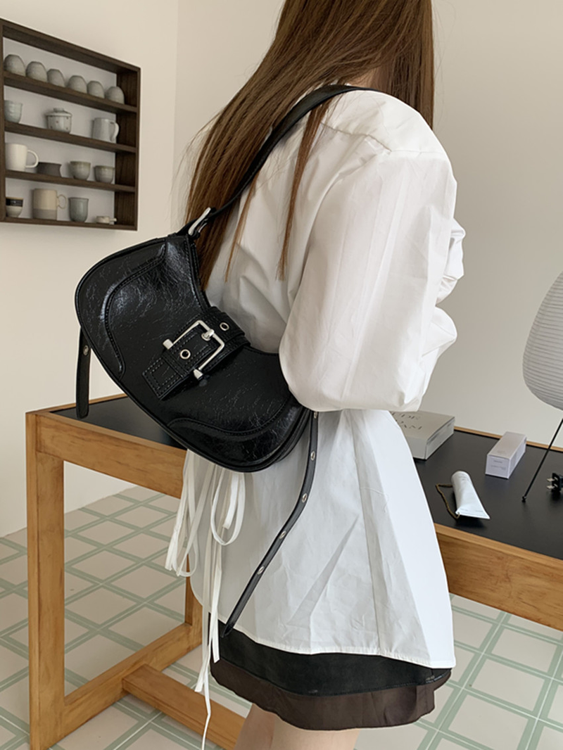 Lo stesso blogger coreano di Instagram per l'estate 2023 da donna nuova borsa sottobraccio per ragazza piccante, borsa a tracolla monospalla di nicchia_voghion.com