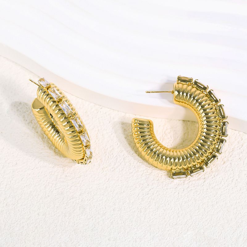 Con un design unico per le donne, orecchini placcati in oro in stile francese leggero e lussuoso, orecchini con nappe a forma di cuore_voghion.com