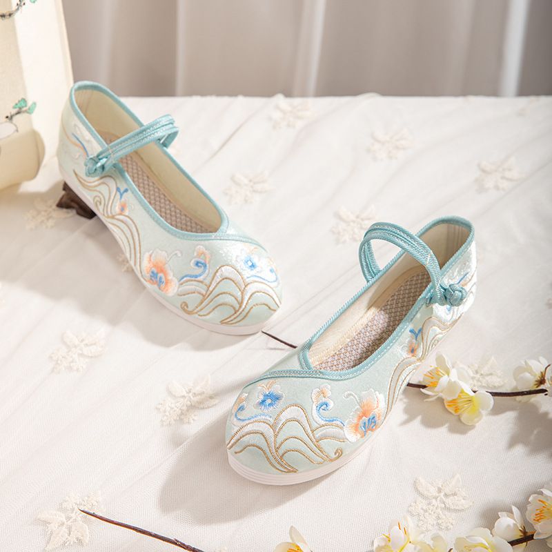 Damenschuhe Neue Hanfu-Schuhe für den Herbst Damenschuhe im antiken Stil mit Stickereien und flacher Sohle Antike Kostümschuhe mit Stickereien im Han-Element-Stil_voghion.com