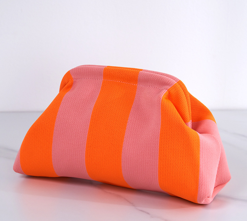 2024 Explosion Borsa da spiaggia a righe da donna Borsa in tessuto a mosca Borsa da pendolare per ragazze Borsa a nuvola a cento strisce Frizione in tessuto a mosca_voghion.com