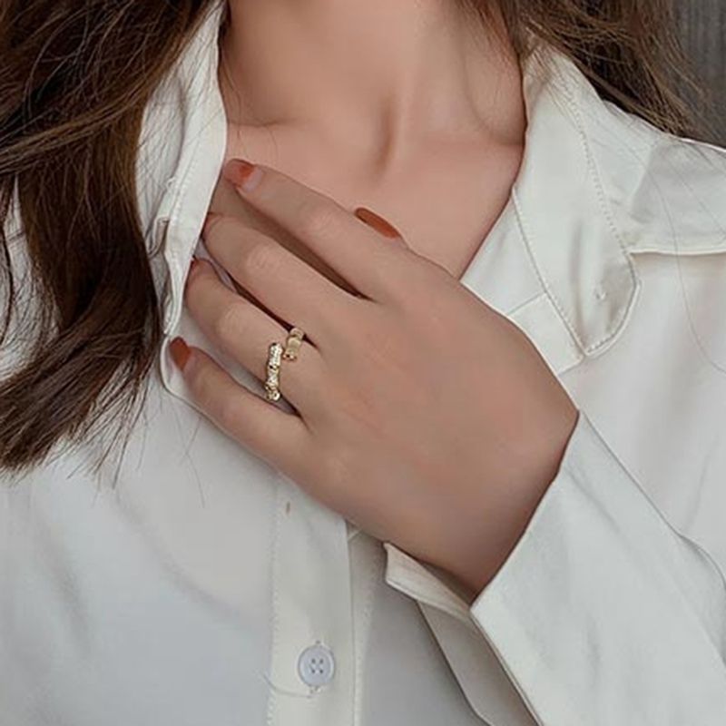 Anelli regolabili pronti in magazzino per le donne Opali Forma di bambù Colore oro Gioielli di moda coreana Accessorio per feste Regalo per donna_voghion.com