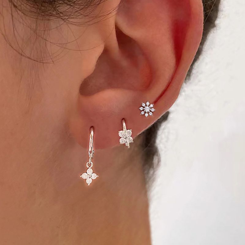 Gioielli e accessori orecchini geometrici alla moda, set di orecchini floreali con micro zirconi intarsiati, orecchini da donna leggeri e di lusso personalizzati in tre pezzi_voghion.com
