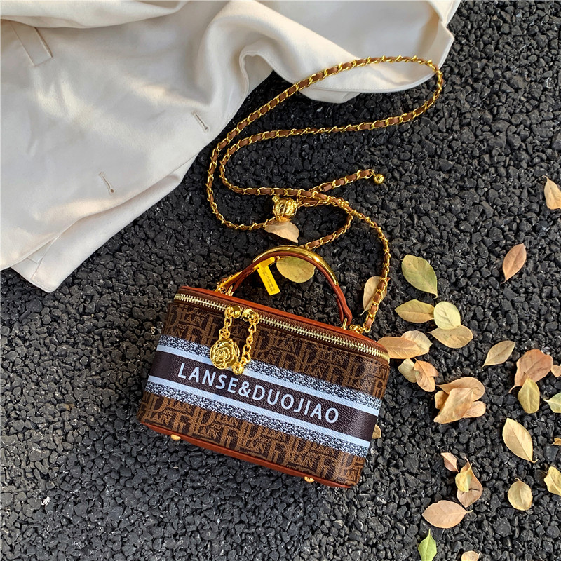 Hochwertige und Nischen-Designer-Box mit Aufdruck für Damen 2024 Neue Pendlertasche mit einer Schulter und kleiner quadratischer Umhängetasche_voghion.com