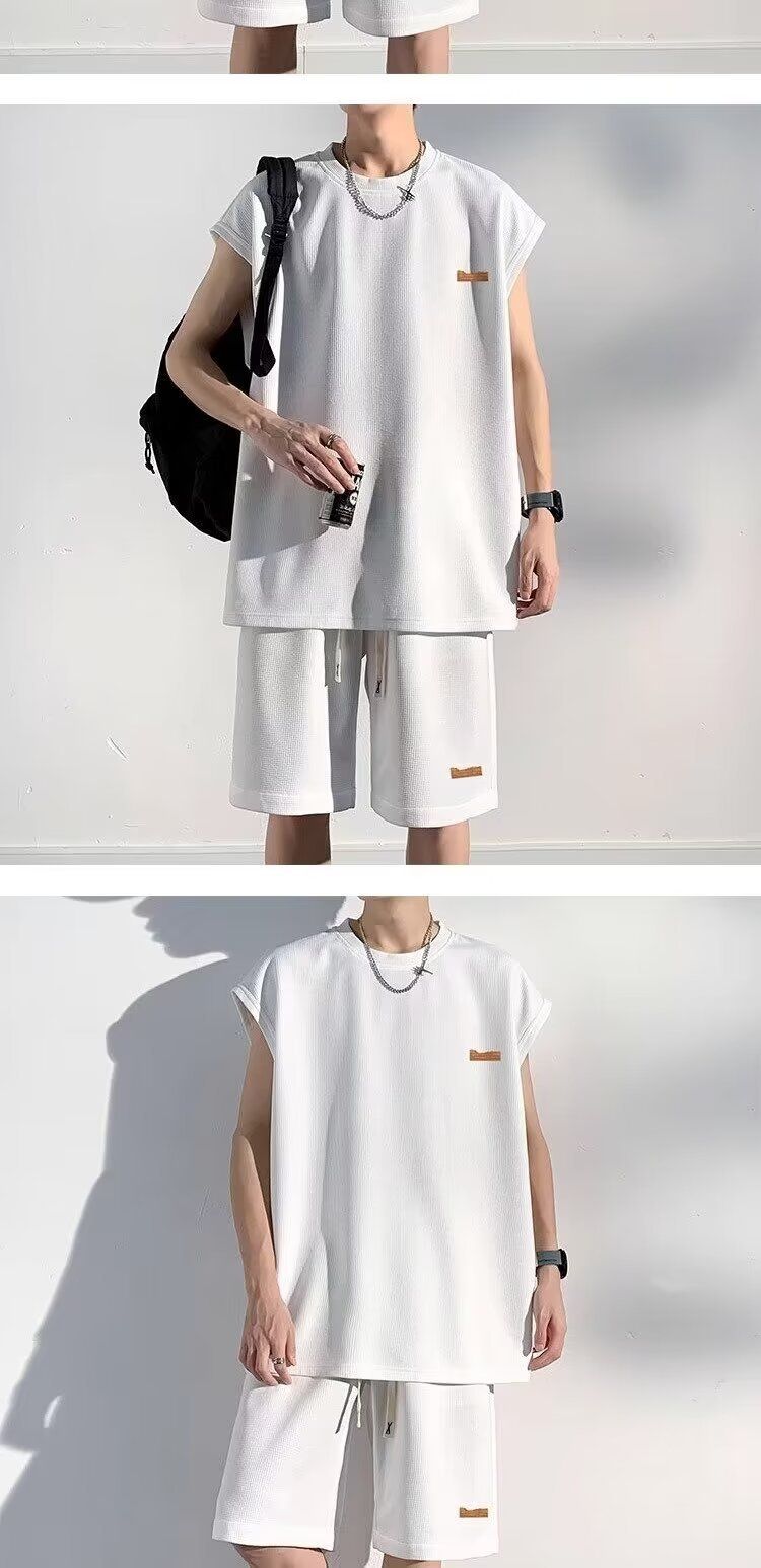 Completo estivo senza maniche in seta ghiacciata, canotta, maglietta e pantaloncini alla moda, un completo di abbinamento accattivante con gli uomini_voghion.com