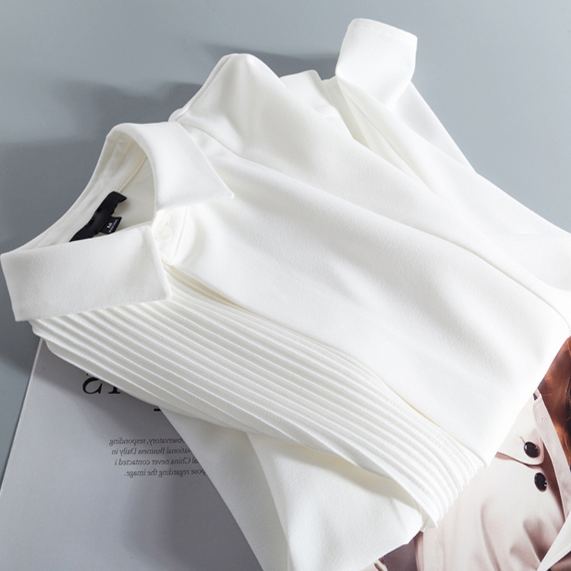 Camicia bianca a maniche lunghe in chiffon con colletto quadrato plissettato alla moda da donna_voghion.com