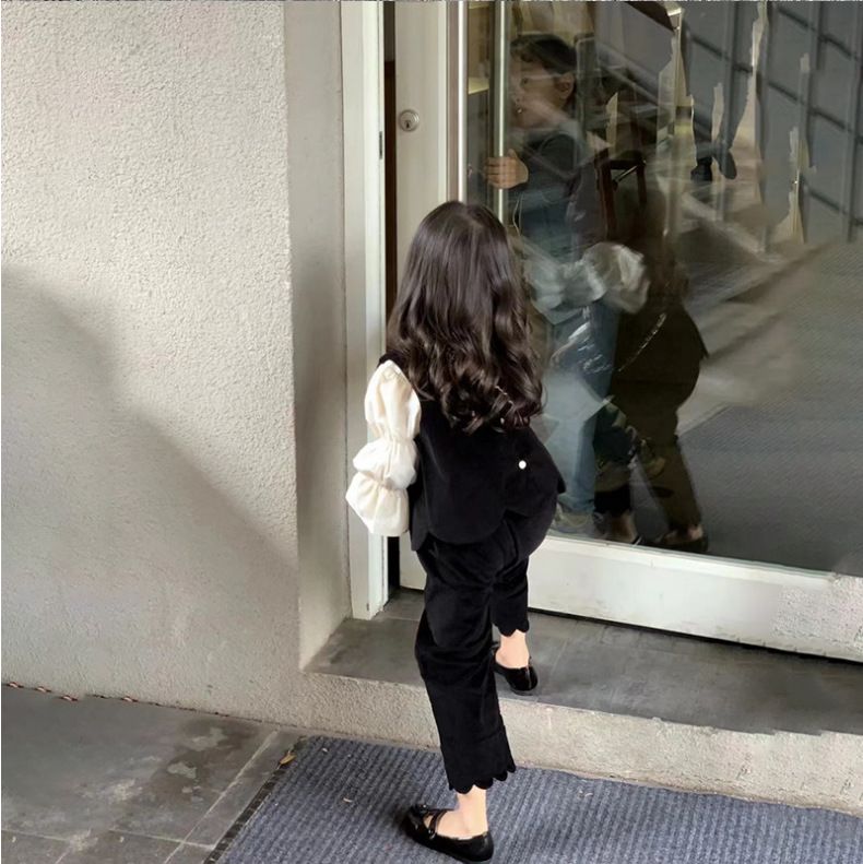 Abbigliamento per bambini 2024 autunno gilet alla moda gilet temperamento camicia a maniche a sbuffo pantaloni in pizzo set tre pezzi_voghion.com