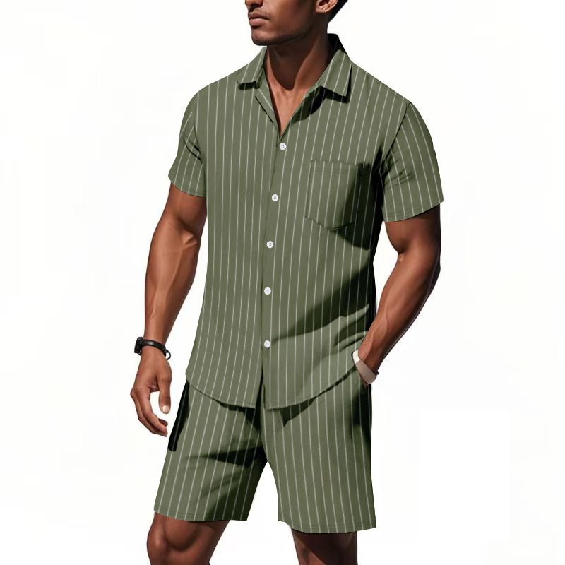 Completo da uomo con camicia a maniche corte a righe in lino e pantaloncini casual - Completo estivo traspirante per spiaggia e viaggi. Set da uomo_voghion.com