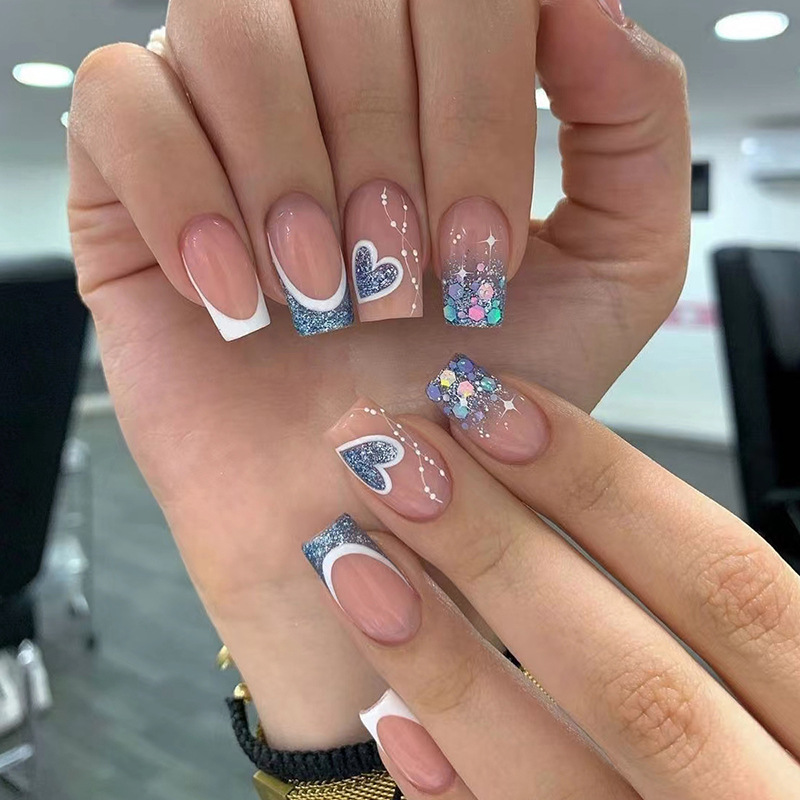 24 pezzi di unghie finte francesi con glitter bianco con design d'amore nero, punte quadrate di media lunghezza, false e indossabili, pres_voghion.com