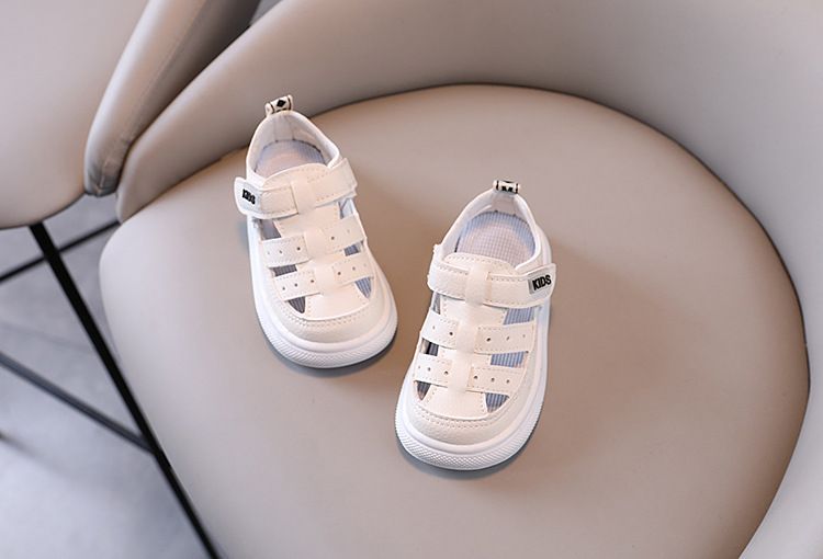 Sandali per bambini alla moda estiva 2024, scarpe da spiaggia in pelle con fori per bambini e bambine, scarpe con suola morbida_voghion.com