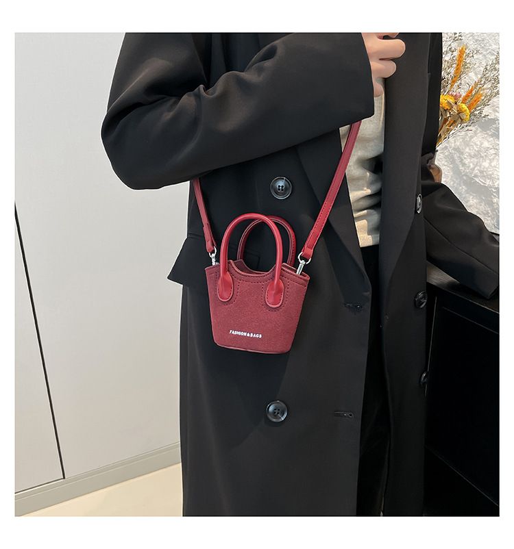 Borsa a secchiello da donna, alla moda, con tracolla monospalla, stile Candy Lover, con rossetto, da portare a spalla, rossa_voghion.com