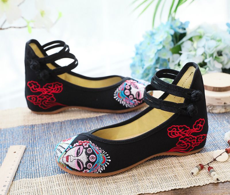 Traditionelles chinesisches Gesichts-Make-up im Stil der Peking-Oper, Tänzer-Stickerei, bestickte Oxford-Absätze, Stoffschuhe mit weicher Sohle_voghion.com