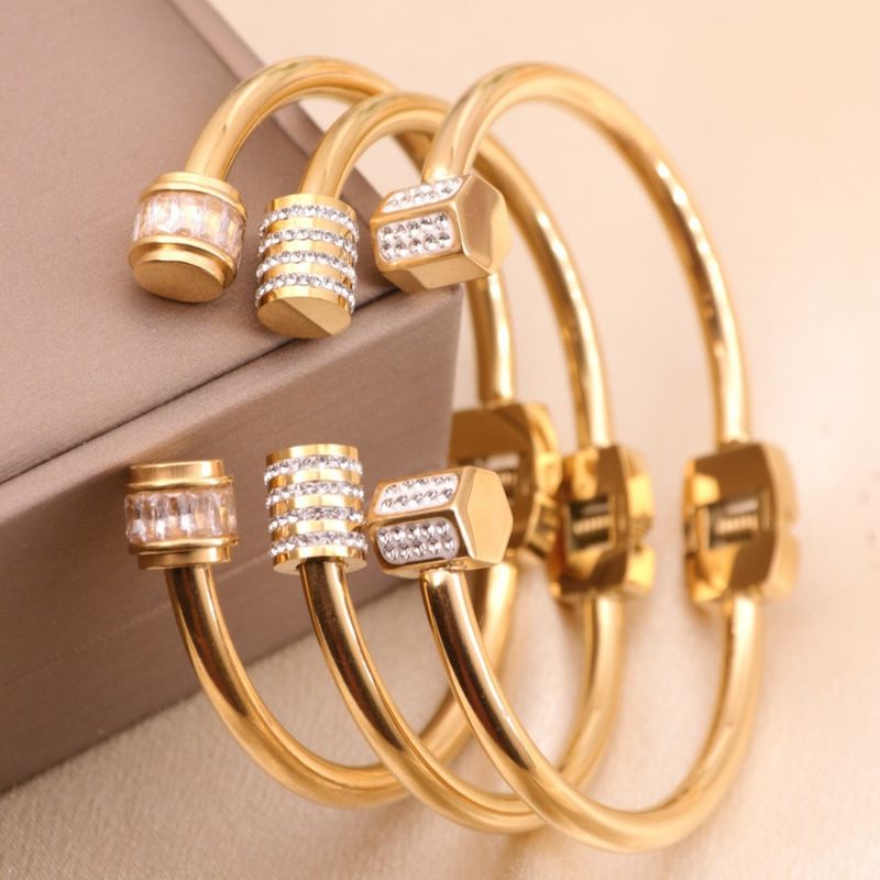 Modisches offenes doppelköpfiges diamantbesetztes Goldarmband aus Edelstahl für Damen_voghion.com
