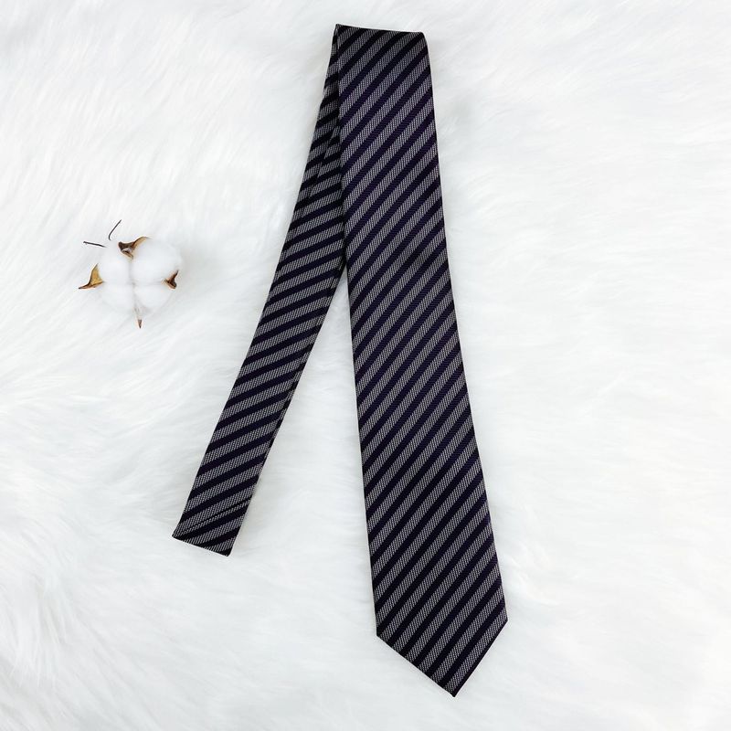 Schicke, handgebundene Krawatte mit gold-roten Streifen – JK Damen, lässig ohne Binden, College-Stil, Vintage, Casual, vielseitig, Trend-Look_voghion.com