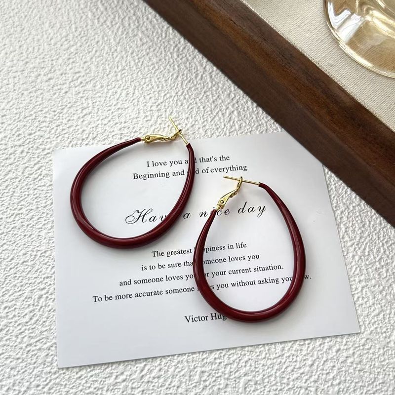 Orecchini a cerchio semplici e leggeri Ankola rossi, nuovi per l'autunno e l'inverno, per le donne_voghion.com