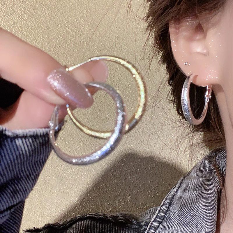 ins Style Simple Silver Needle Versatile Earrings Light Luxury Commuter Metal Circle Earrings Women's High-end Earrings_voghion.com