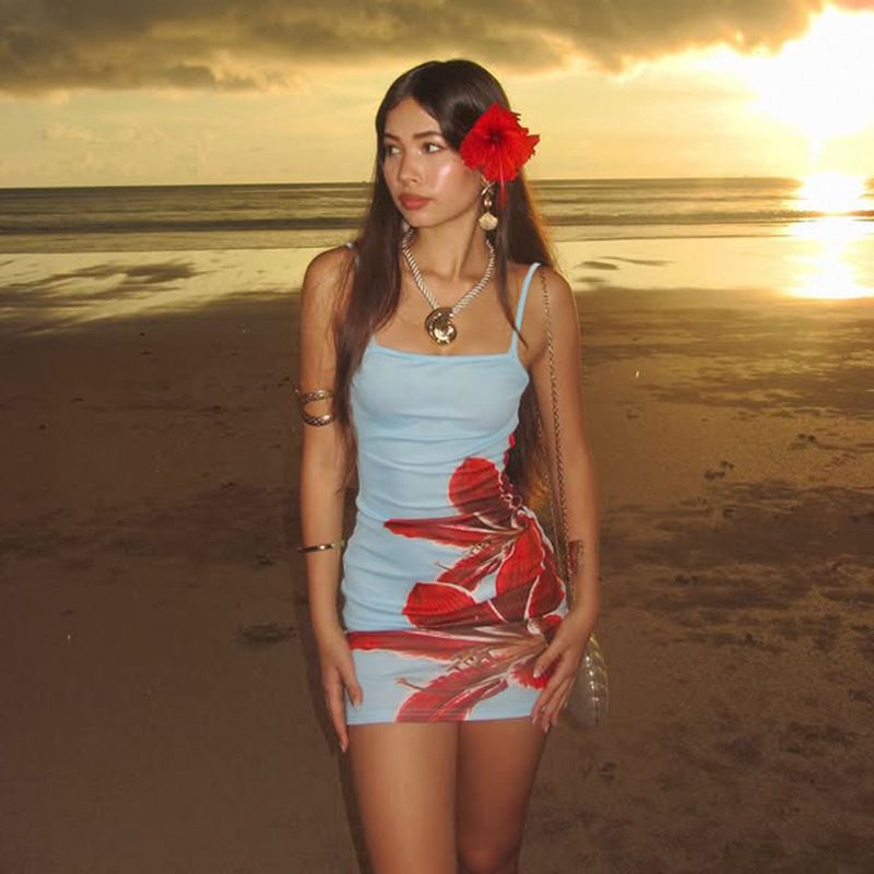 Strandurlaubsstil, großer Blumendruck, kontrastfarbene Basis, schmale Passform, hüftbetont, Hosenträgerkleid, kurz, neu_voghion.com