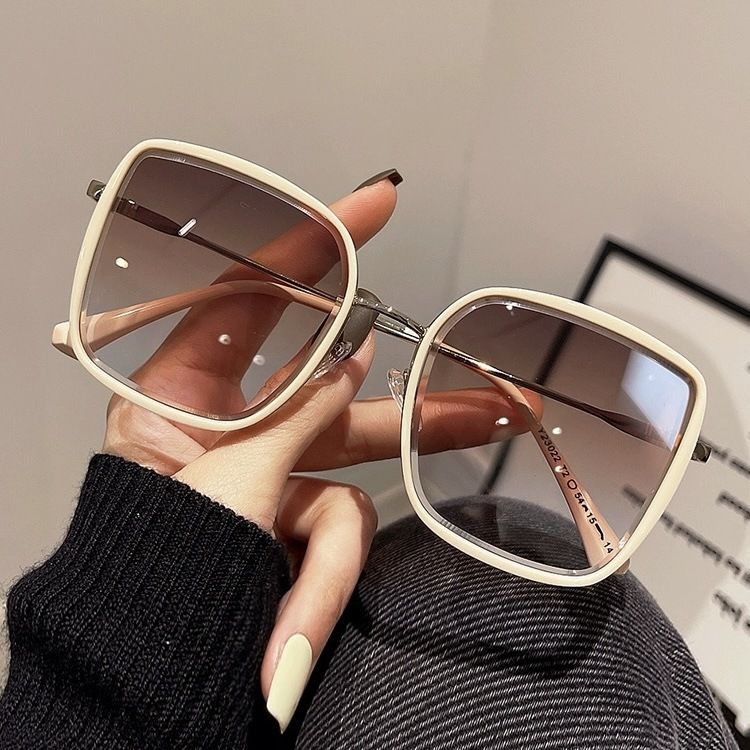 New Brown Sunglasses for Women's Instagram Style, High-end, Large Frame Display, Small Face, Gradient Color, UV Resistant, Cut Edge Sunglasses_voghion.com