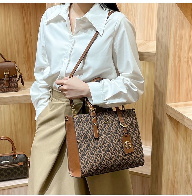 Borsa a tracolla grande capacità per donna nel 2024 inverno, nuova pelle morbida di alta qualità e alla moda per donna, tracolla atmosferica per mamma_voghion.com