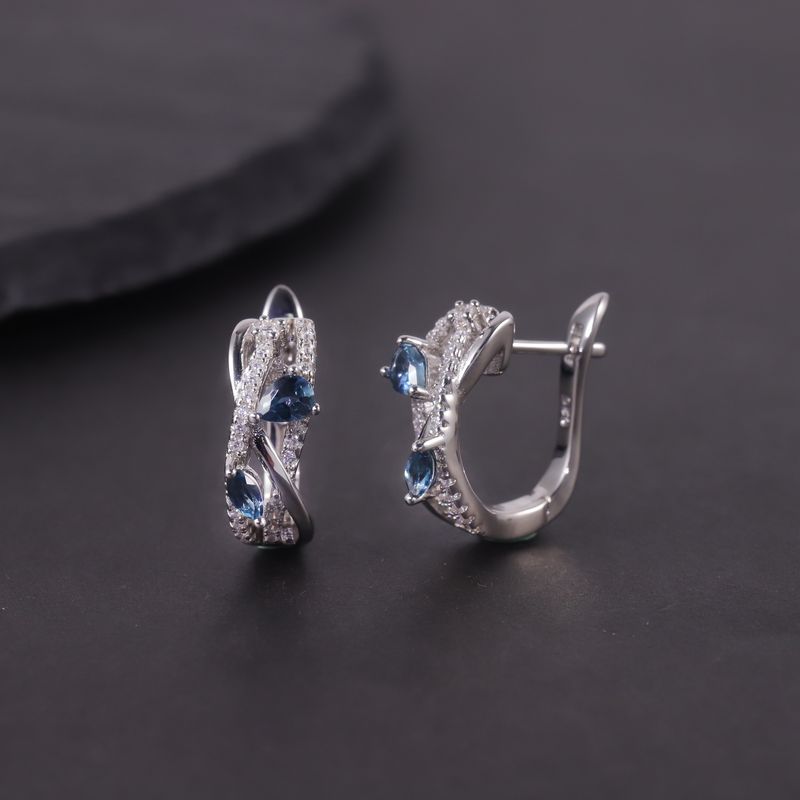 Piccoli e squisiti orecchini in topazio naturale con cluster in argento sterling S925 e calcedonio verde intarsiato con pietre preziose colorate._voghion.com