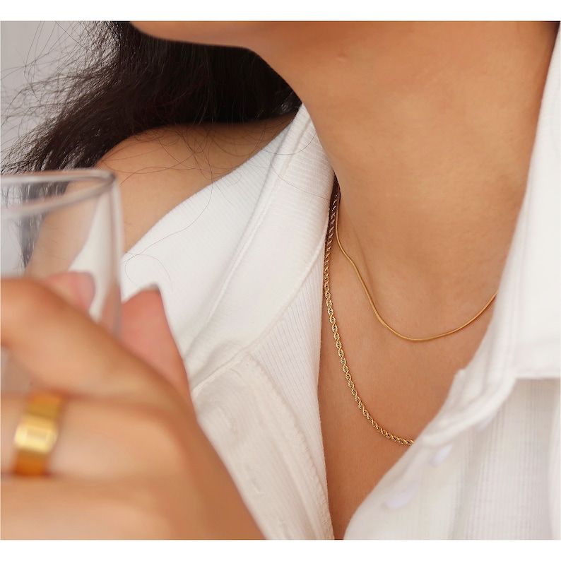 Collana girocollo sottile a strati con catena a spina di pesce rotonda minimalista in acciaio inossidabile color oro da 1/1,5/2 mm, regalo di compleanno_voghion.com