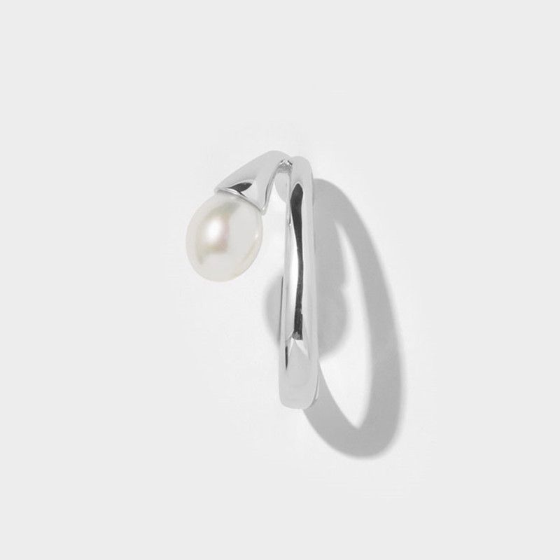 Damenschmuck Eleganter französischer Retro-Ohrclip aus vergoldetem Messing mit Perlen für Frauen, schicker und minimalistischer geometrischer Ohrringclip_voghion.com