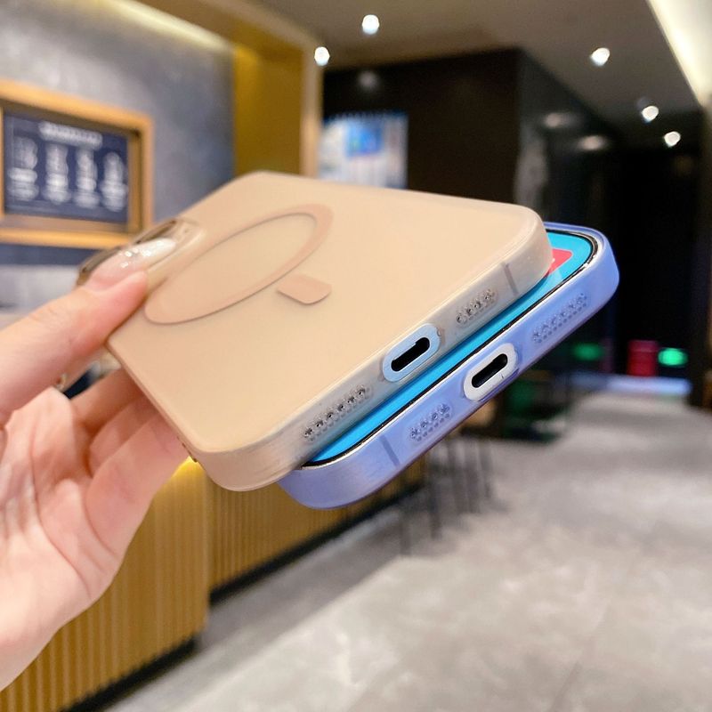 Custodia per telefono con pellicola per lenti per iPhone 16promax Custodia per telefono cellulare 15 Custodia rigida magnetica ultra sottile effetto ghiaccio satinato_voghion.com