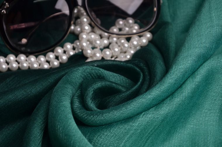 Sciarpa di seta di seta di gelso di colore sfumato di colore puro autunno e inverno da donna in tinta unita con sciarpa scialle da donna, sciarpa da spiaggia_voghion.com