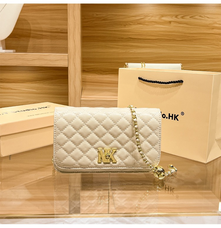 Borsa Lingge di nuova moda Piccola pelle di pecora Borsa da donna semplice Tracolla a catena Borsa a tracolla singola Borsa da donna2023_voghion.com