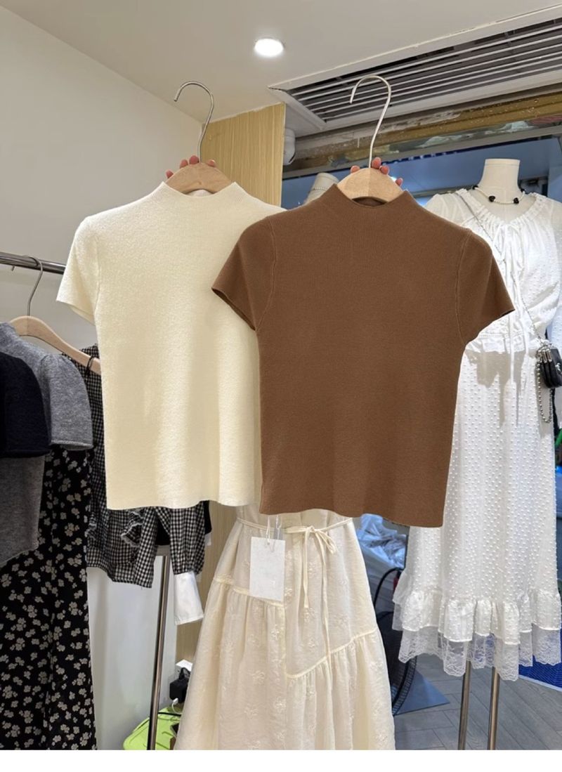 Camiseta feminina de seda francesa fina, gola alta, manga curta, estilo moderno e sofisticado para o verão_voghion.com