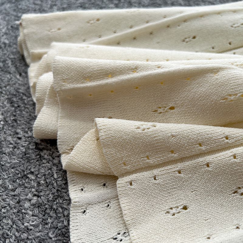 Elegantes Strickkleid- und Cardigan-Set – Perlenverziertes ärmelloses Etuikleid mit langärmligem Überwurf (Schwarz, Beige)_voghion.com