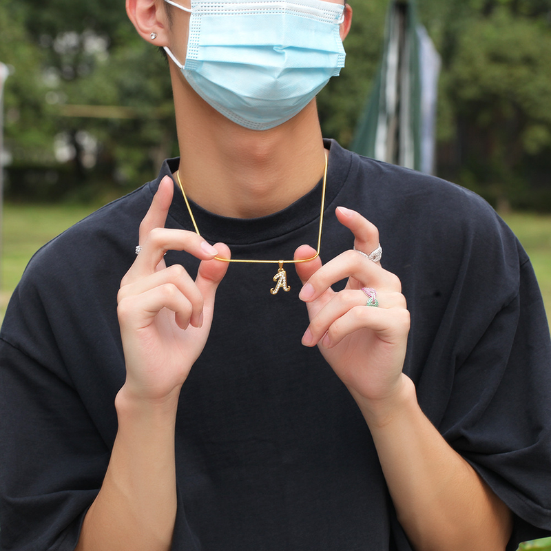 Collana con ciondolo Hip Hop in acciaio inossidabile per uomo e donna con dettagli in diamanti, 26 lettere dell'alfabeto disponibili, catena cubana da 60 cm_voghion.com