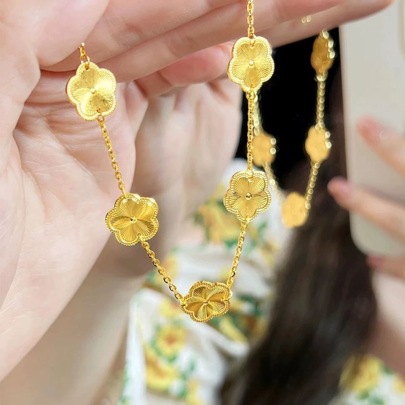 Pulseira de flor de ameixa laser CNC dourada e areia vietnamita, leve, luxuosa, dobrável, para mulheres, não desbota por muito tempo_voghion.com