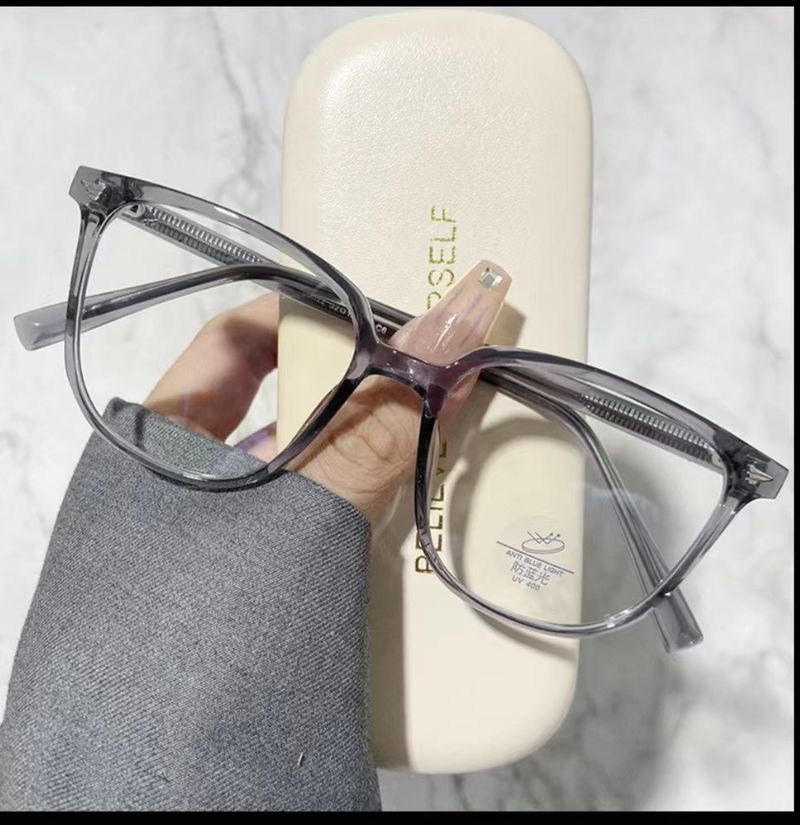 2023 New Men's and Women's Myopia Lens Fashion TR Anti Blue Light Glasses Insert Core Foot Transparent Frame Flat Mirror_voghion.com
