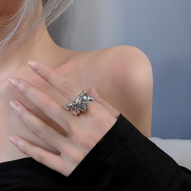 Anello regolabile aperto con faccina sorridente smaltata azzurra, simbolo della personalità hip hop, stella portafortuna_voghion.com