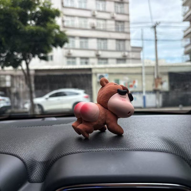 Small Deng Small Deng Flocked Crayon Shin-chan Butt Bear Desktop Cute Car Ornament Handheld Gift Office_voghion.com