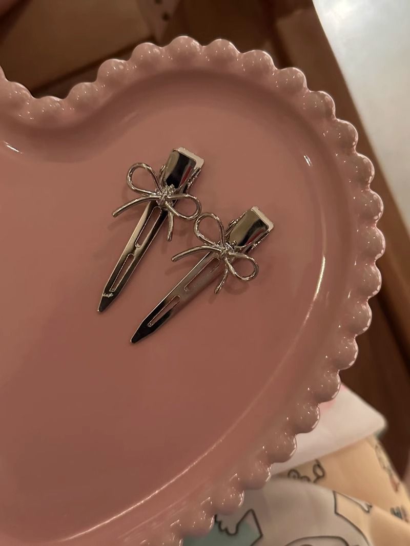 Süße und coole Haarschmuck mit Schleife für Mädchen, Stirnbänder, Seitenclips, Pony, gebrochenes Haar, Nischenmetall Y2k, vielseitig einsetzbar_voghion.com
