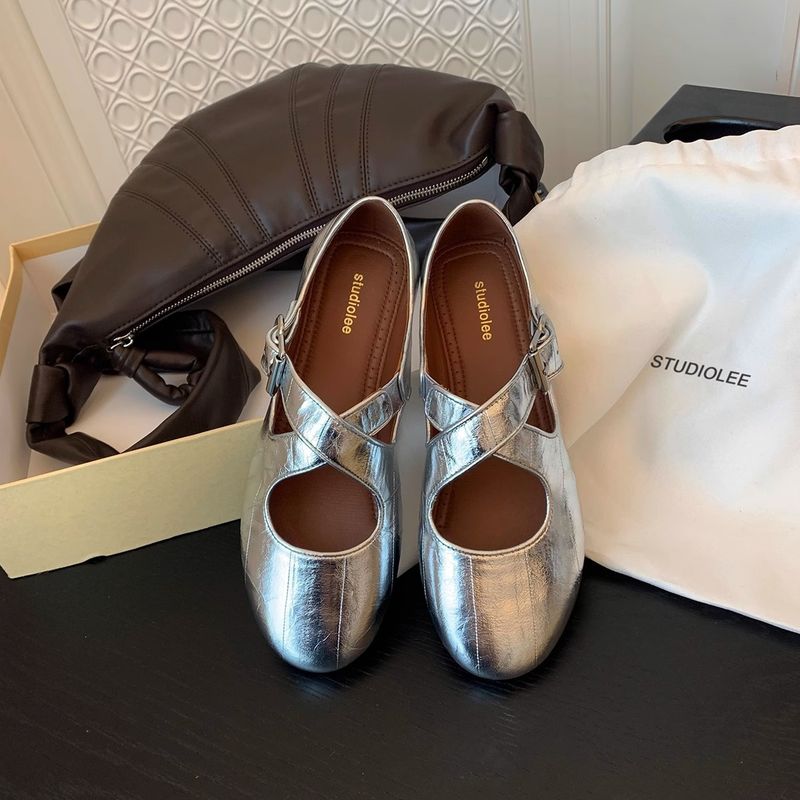 Scarpe singole indossabili Four Seasons 2025, nuove Mary Jane da donna con cinturino incrociato, punta tonda e argento, suola piatta e bassa_voghion.com