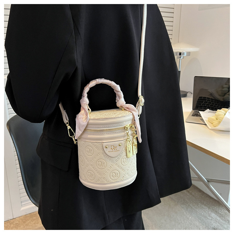 Γυναικεία τσάντα Niche Bag Γυναικεία Νέα Μοντέρνα Μεταξωτή Τσάντα Ώμου με Φορητή Τσάντα Ώμου με Κουβά Τσάντα Messenger_voghion.com