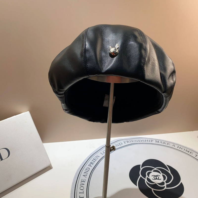 Autumn and Winter New Leather Beret Korean Edition Sweet Cool Rabbit PU Painter's Fashionable Age reducing Versatile_voghion.com