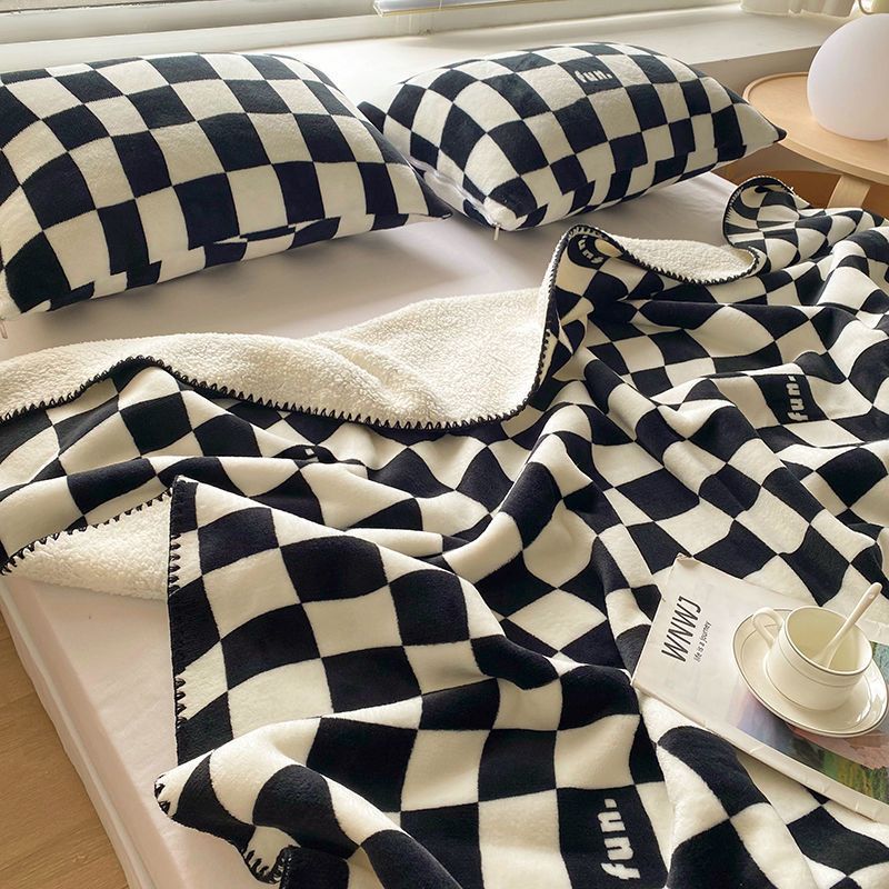 Coperta in flanella per ufficio con aria condizionata, a quadri, per divano in composito_voghion.com