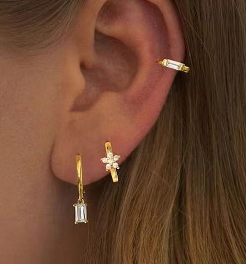 Niche Design Light Style Inlaid Zircon Eight Pointed Star High End Earrings Set_voghion.com