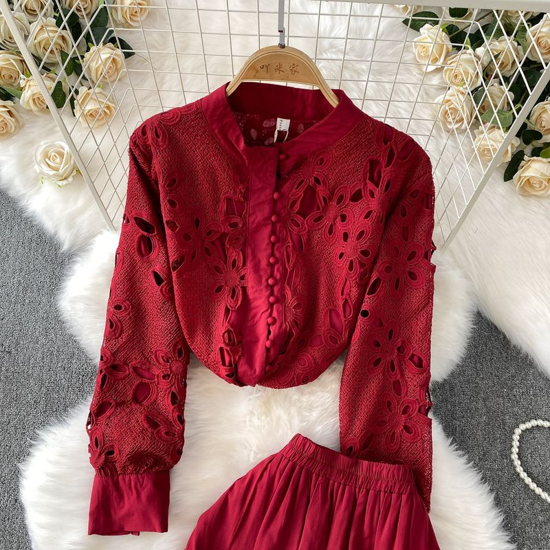 Elegante camicetta in pizzo con collo alto e gonna patchwork attillata – Completo sofisticato in due pezzi per donna_voghion.com
