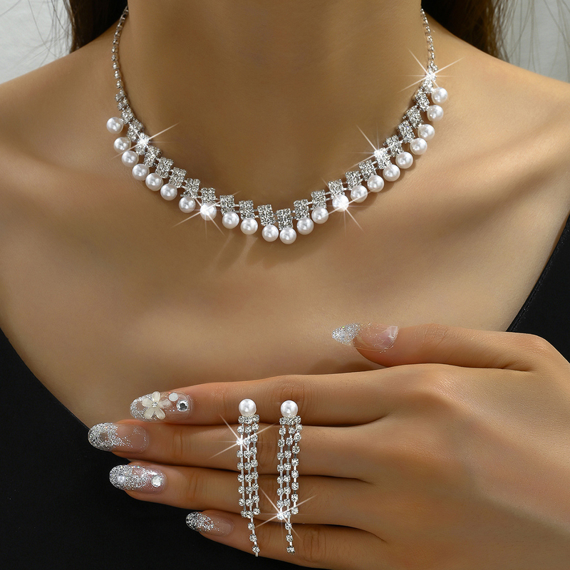 Nuovo set di orecchini con collana di strass di perle finte da donna, lusso leggero, di nicchia e versatile_voghion.com