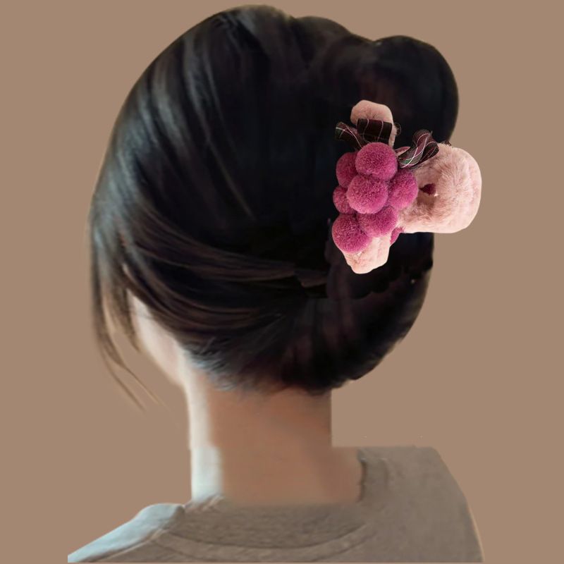 Spazzola per capelli piccola farfalla a forma di uva per donna 2024 Nuovo accessorio per capelli con frangia laterale autunnale e invernale di alta qualità_voghion.com