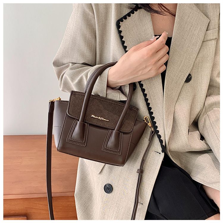 High end handheld smiley face 2024 new temperament bags, women's vegetable basket bucket bag, single shoulder wing bag_voghion.com