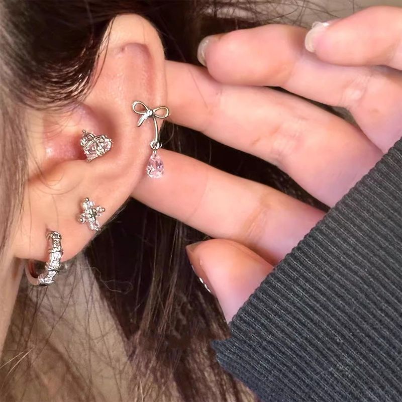 Orecchini pendenti con nodo a farfalla, zirconi blu, goccia d'acqua, perno dell'orecchio in acciaio al titanio, design unico, orecchini squisiti_voghion.com